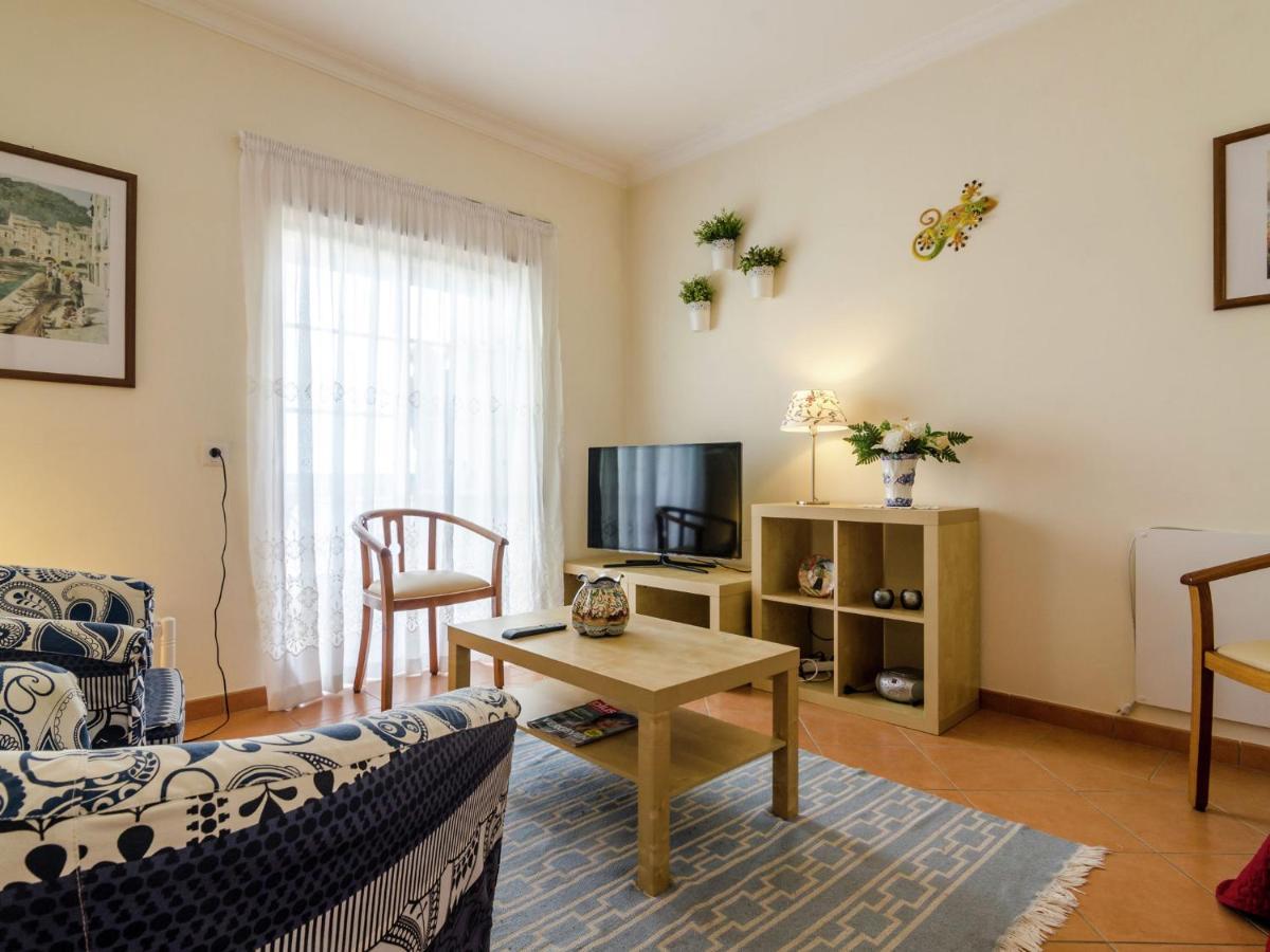 This Warm And Comfortable Apartment Lagos Room photo
